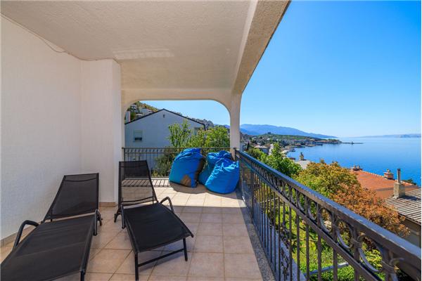 Apartment A2, for 6 persons