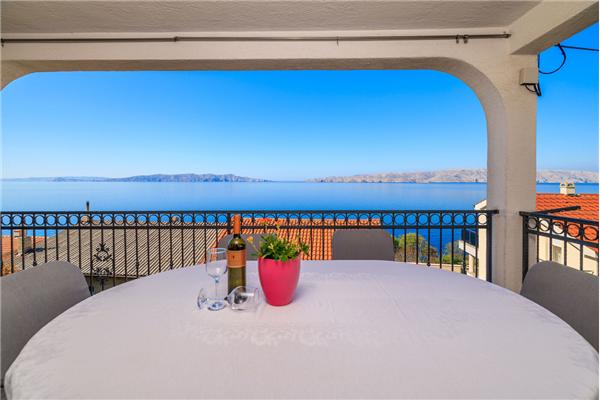 Apartment A2, for 6 persons