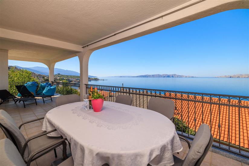 Apartment A2, for 6 persons