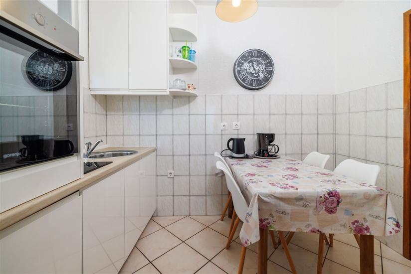 Apartment A4, for 3 persons