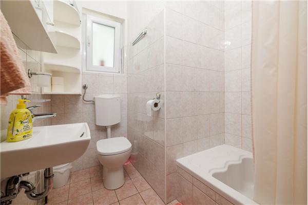 Apartment A4, for 3 persons