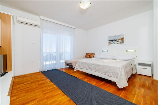 Apartment A4, for 3 persons