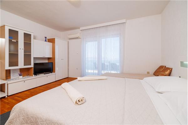 Apartment A4, for 3 persons