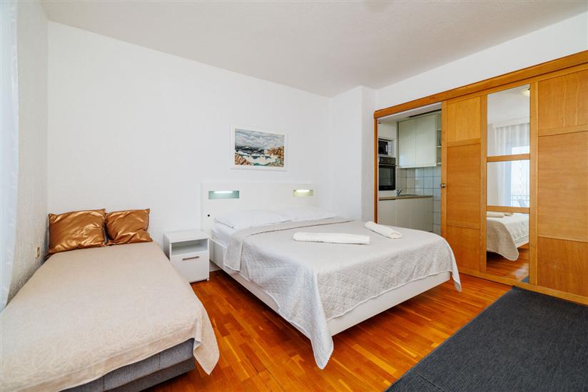 Apartment A4, for 3 persons