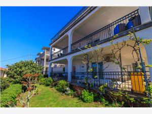 Apartments Marija Senj, Size 90.00 m2, Airline distance to the sea 250 m, Airline distance to town centre 700 m