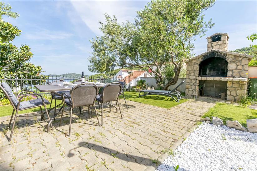 Apartment Kiara near the beach