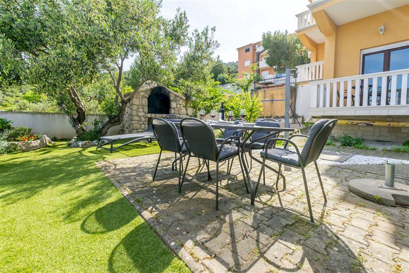 Apartment Kiara near the beach