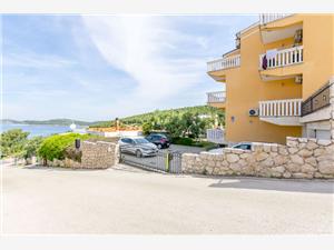 Apartment Kiara near the beach Bilo (Primosten), Size 65.00 m2, Airline distance to the sea 280 m