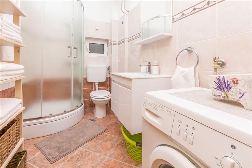 Apartment A1, for 6 persons