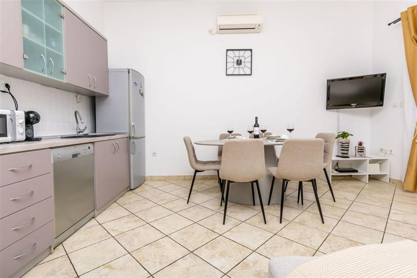 Apartment A1, for 6 persons