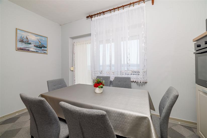 Apartment A2, for 6 persons