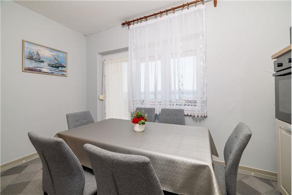 Apartment A2, for 6 persons