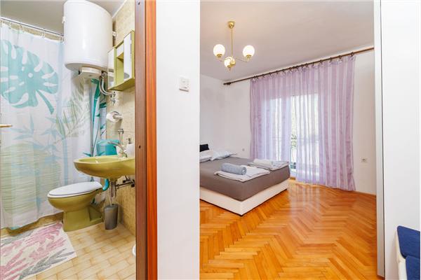 Apartment A2, for 6 persons