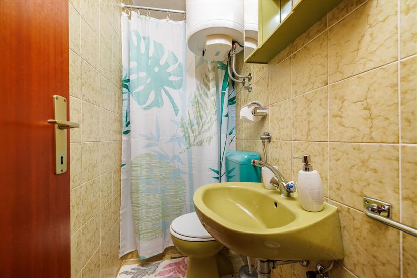 Apartment A2, for 6 persons