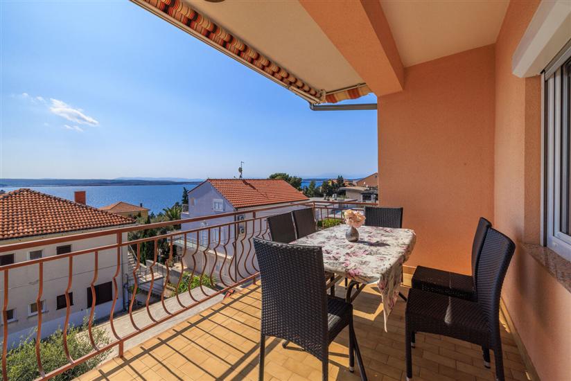 Apartment A2, for 6 persons