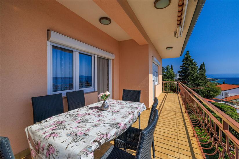 Apartment A2, for 6 persons