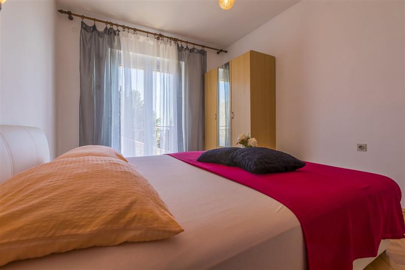 Apartment A2, for 6 persons