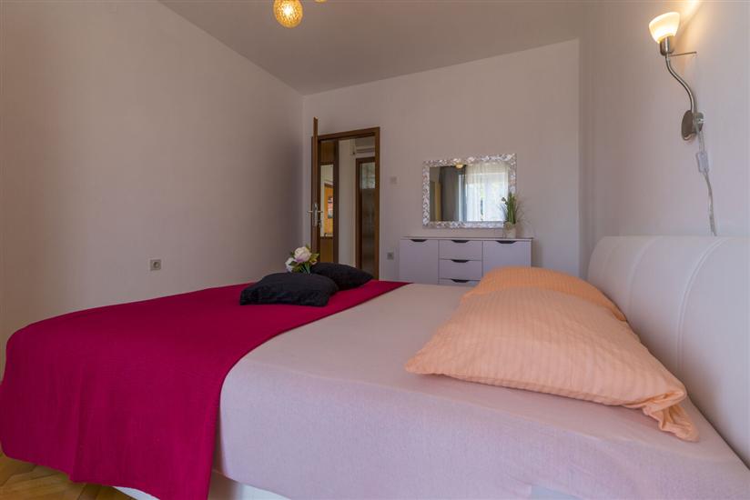 Apartment A2, for 6 persons