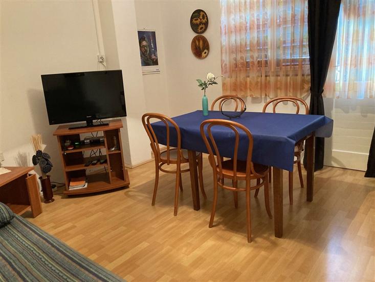 Apartment A1, for 5 persons