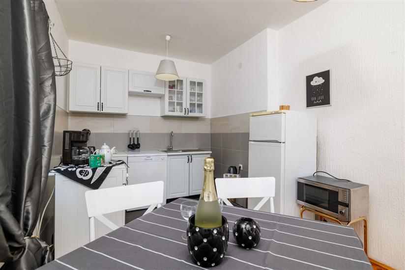 Apartment A1, for 5 persons