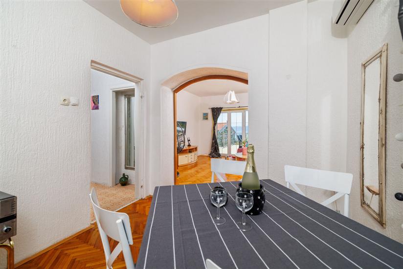 Apartment A1, for 5 persons