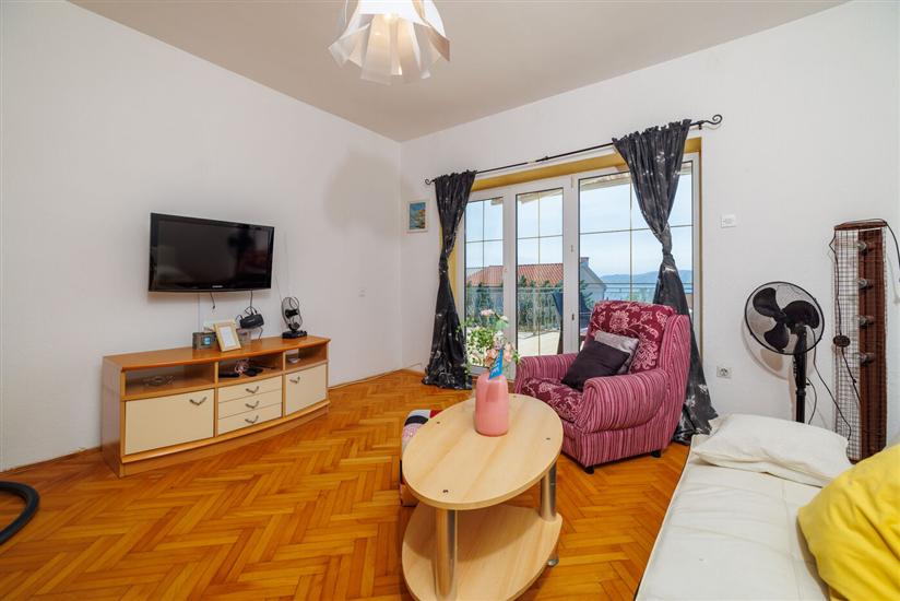 Apartment A1, for 5 persons