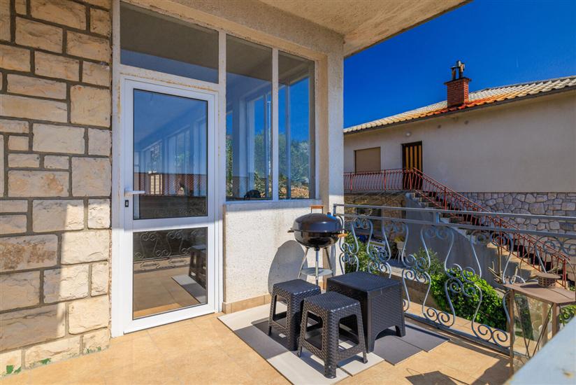 Apartment A1, for 5 persons