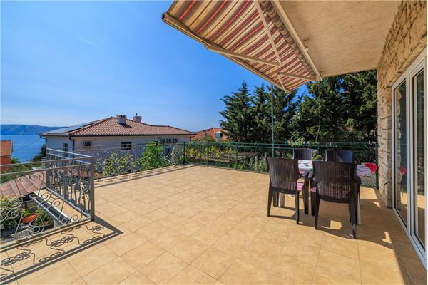 Apartment A1, for 5 persons