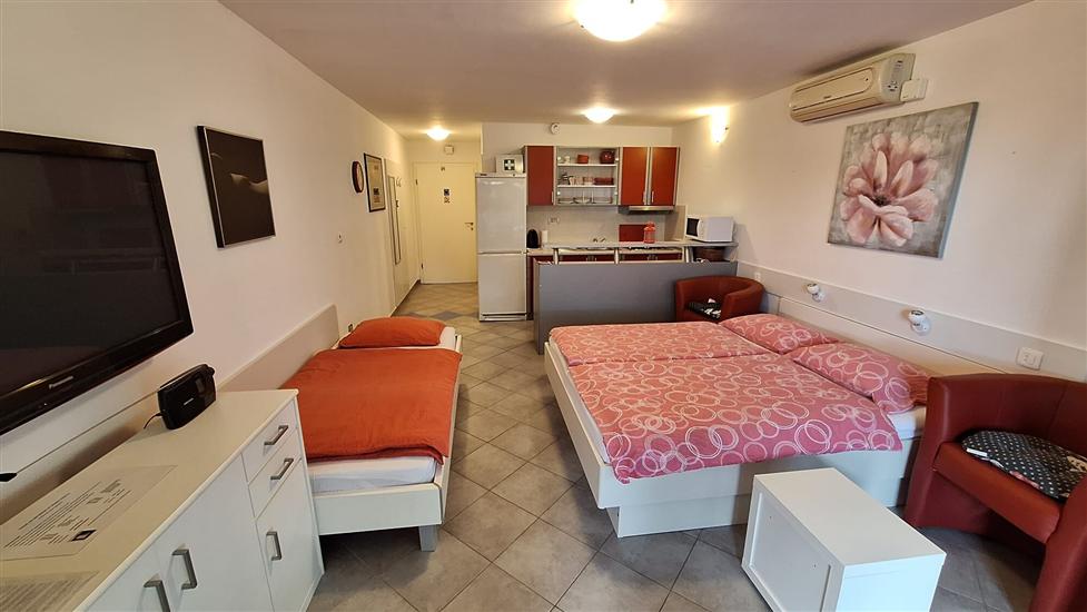 Apartment A1, for 3 persons