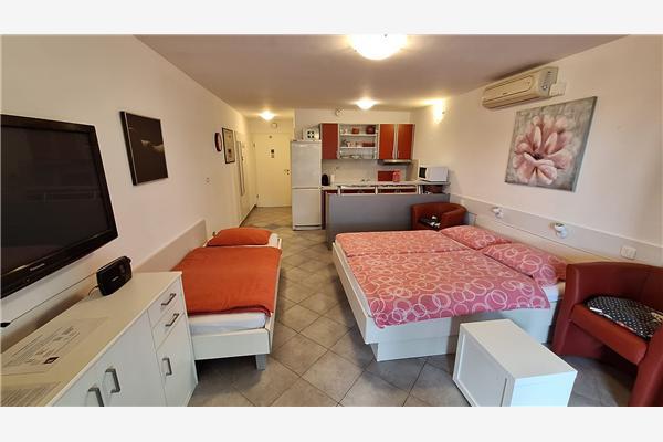Apartment A1, for 3 persons