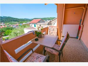 Apartment Neno Sutomiscica - island Ugljan, Size 24.00 m2, Airline distance to the sea 150 m, Airline distance to town centre 100 m