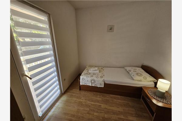 Apartment A1, for 6 persons