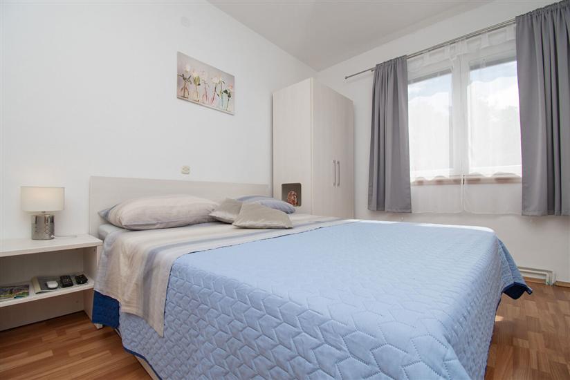 Room S3, for 2 persons