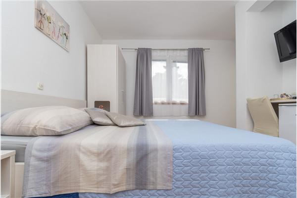 Room S3, for 2 persons