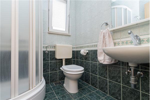 Room S1, for 3 persons