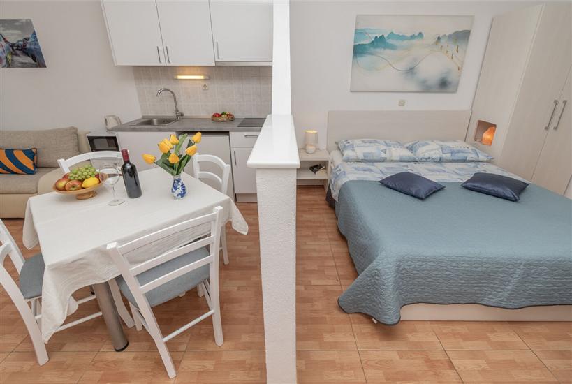 Apartment A7, for 2 persons