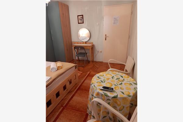 Room S3, for 2 persons