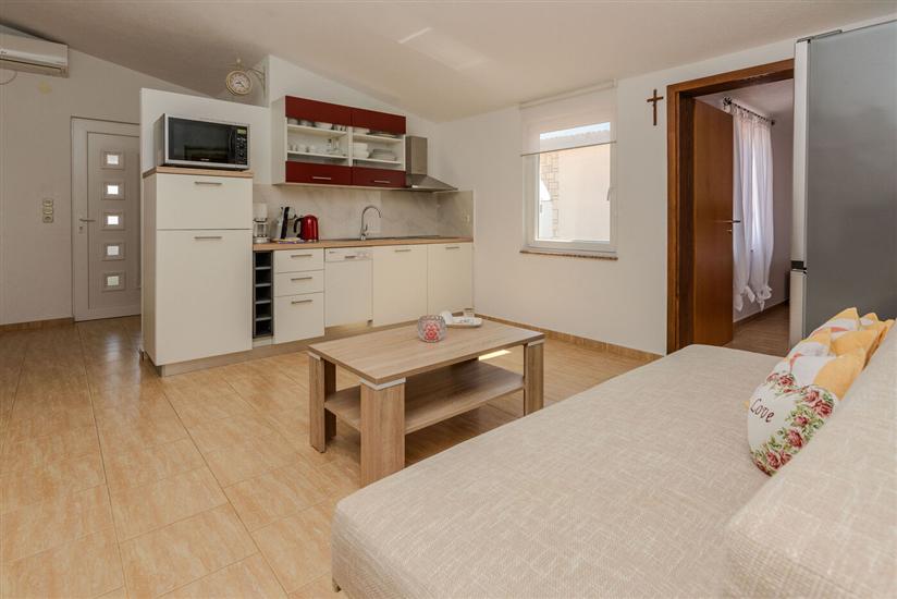 Apartment A2, for 5 persons