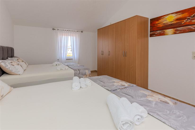 Apartment A2, for 5 persons