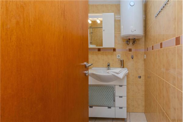 Apartment A2, for 5 persons