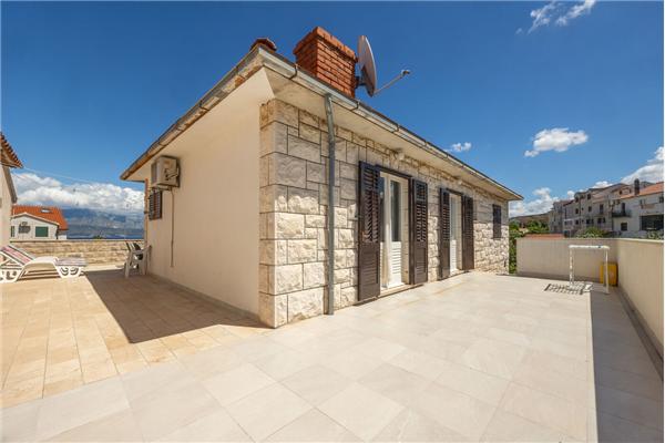 Apartment A1, for 8 persons