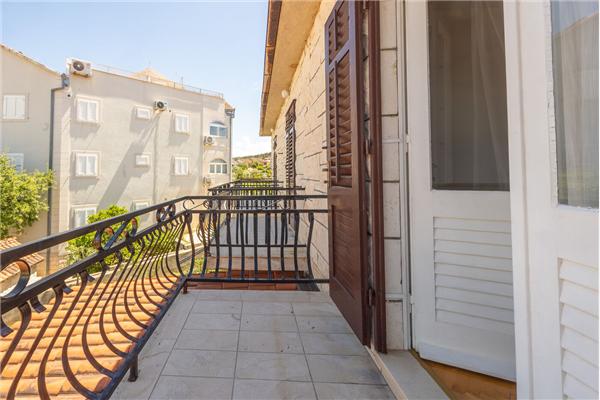 Apartment A1, for 8 persons