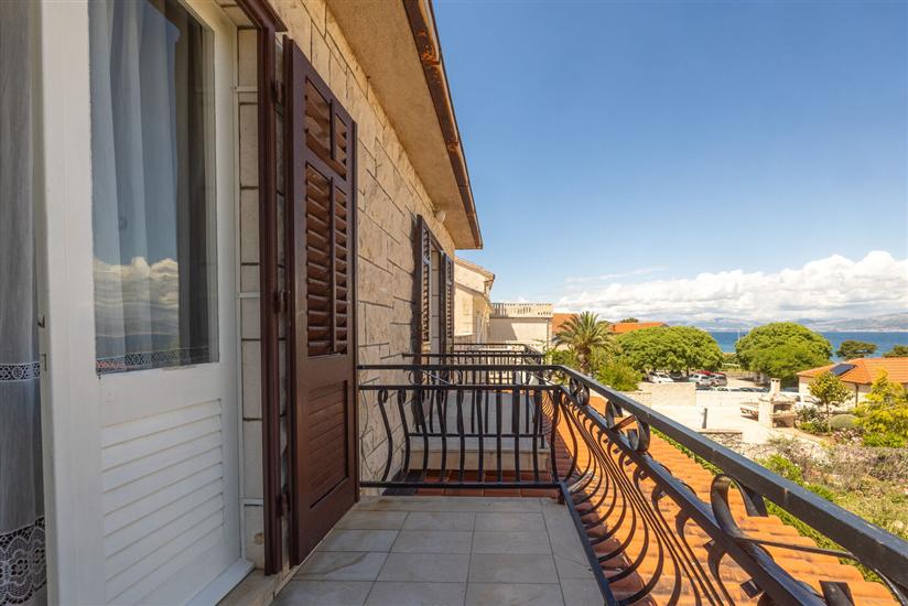 Apartment A1, for 8 persons