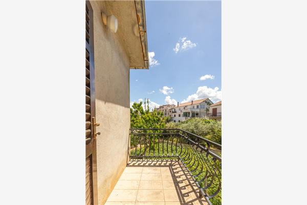 Apartment A1, for 8 persons