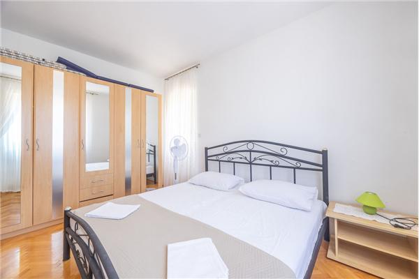 Apartment A1, for 8 persons