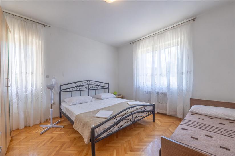 Apartment A1, for 8 persons