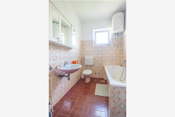 Apartment A1, for 8 persons