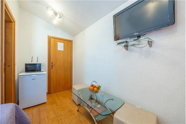 Room S1, for 2 persons