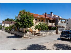 Apartment Nikica Mirca - island Brac, Size 97.00 m2