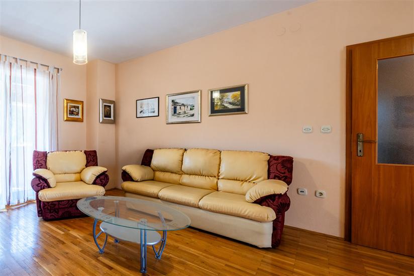 Apartment A1, for 6 persons